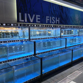 Cuboid three-tier seafood tank