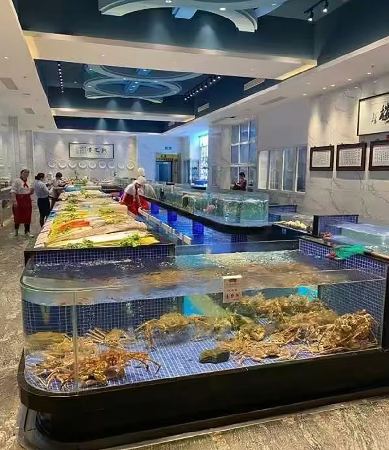 Supermarket seafood tanks