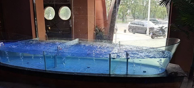 Supermarket seafood tanks