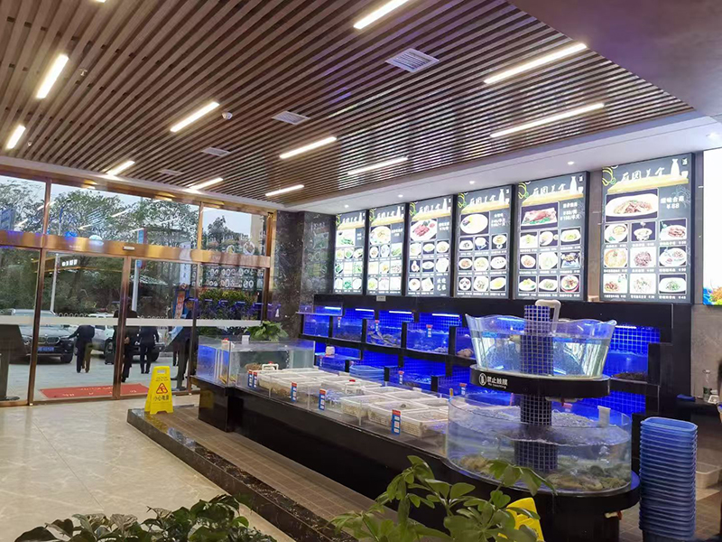 Supermarket seafood tanks