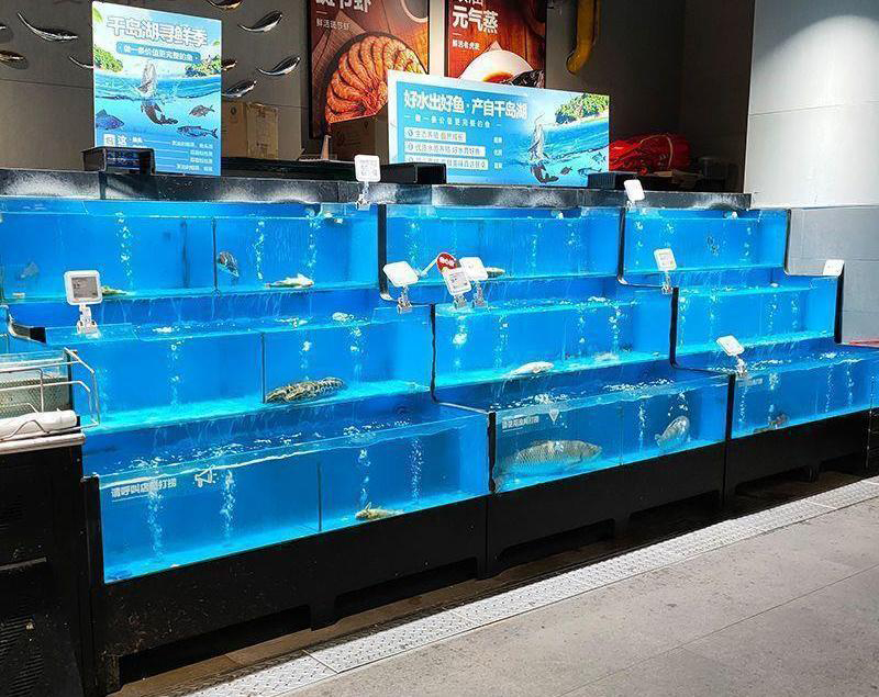 Three-tier movable seafood tank